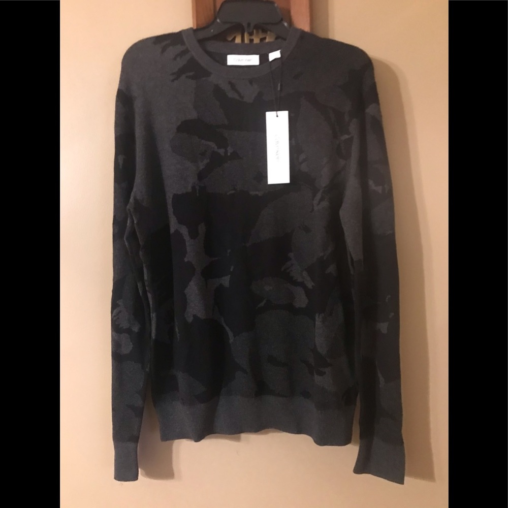 Pullover sweater